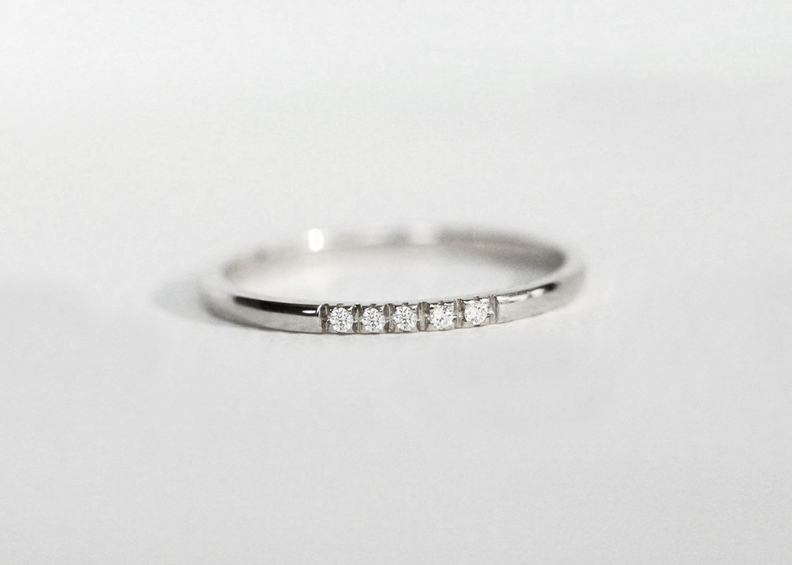 Round White Diamond Simple Wedding Band