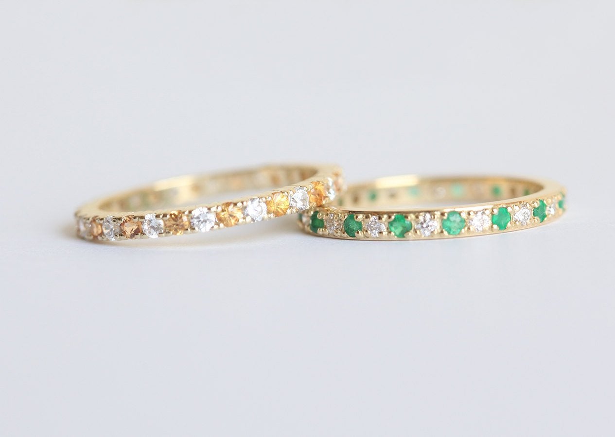 Ewiges Hochzeitsband mit Diamanten und Smaragden
