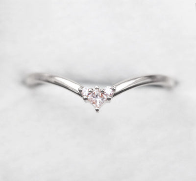 Princess Cut and Round Diamond Chevron V-Shaped Ring
