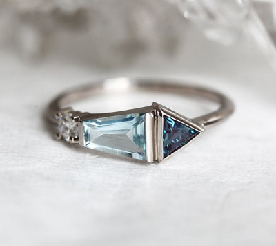 Trapezoid-Cut Aquamarine Cluster Ring with one Triangle-Cut Alexandrite and a Round White Diamond