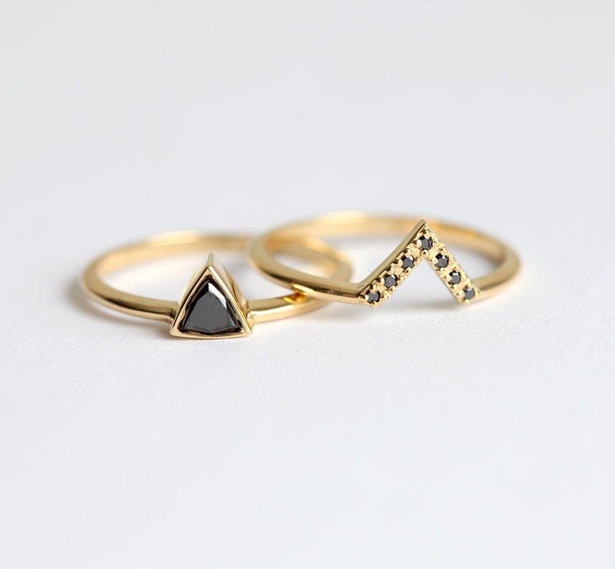 Elegant Black Diamond V-Shaped Chevron Gold Ring with main ring