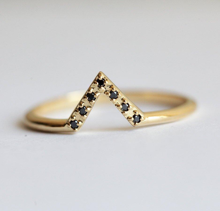 Elegant Black Diamond V-Shaped Chevron Gold Ring