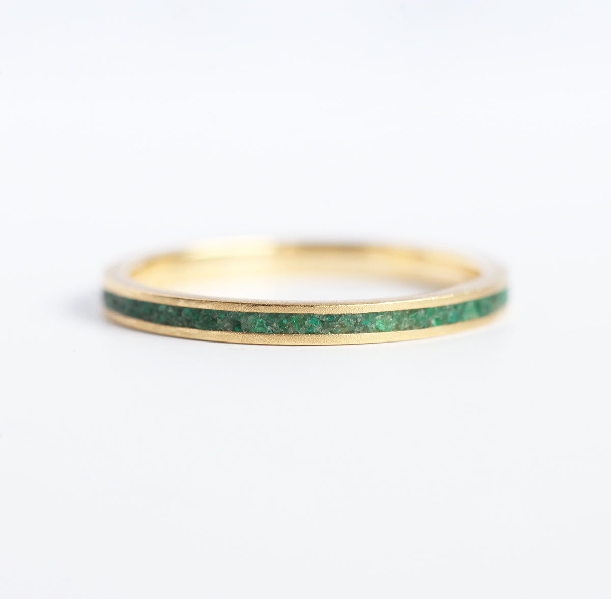 Crushed Genuine Emerald Inlay Yellow Gold Wedding Band