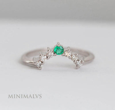 Round Green Emerald Wedding Ring with Side White Diamonds