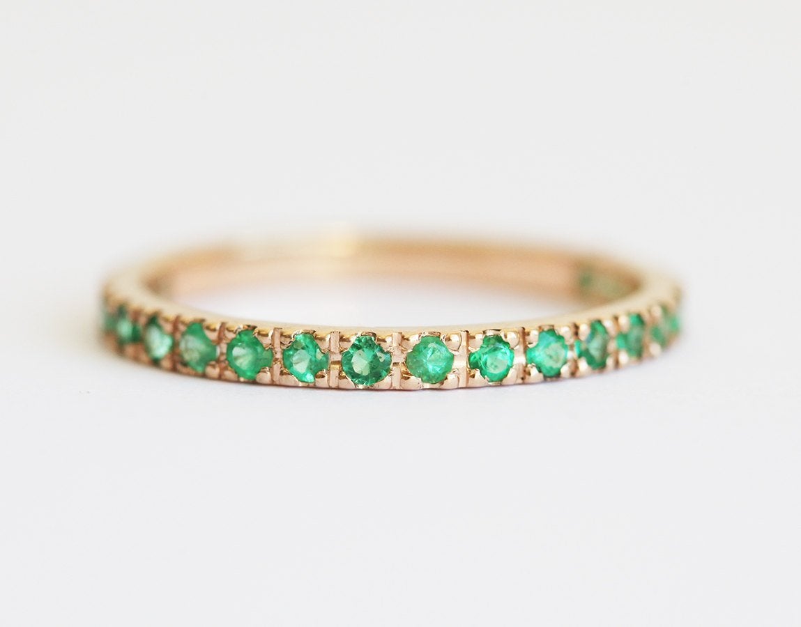 Half Eternity Round Emerald, Yellow Gold Wedding Ring