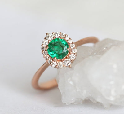 Round Emerald Halo Ring with Side White Diamonds