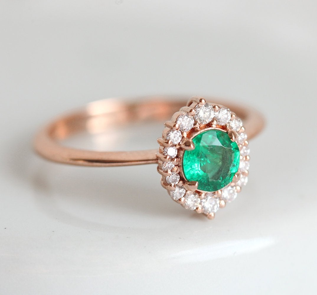 Round Emerald Halo Ring with Side White Diamonds