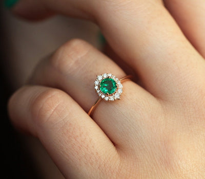 Round Emerald Halo Ring with Side White Diamonds