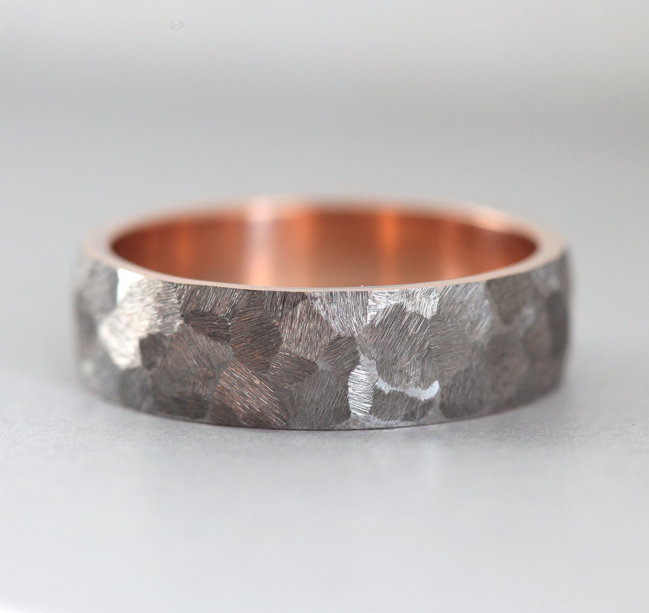 Evan Hammered Wedding Band-Capucinne