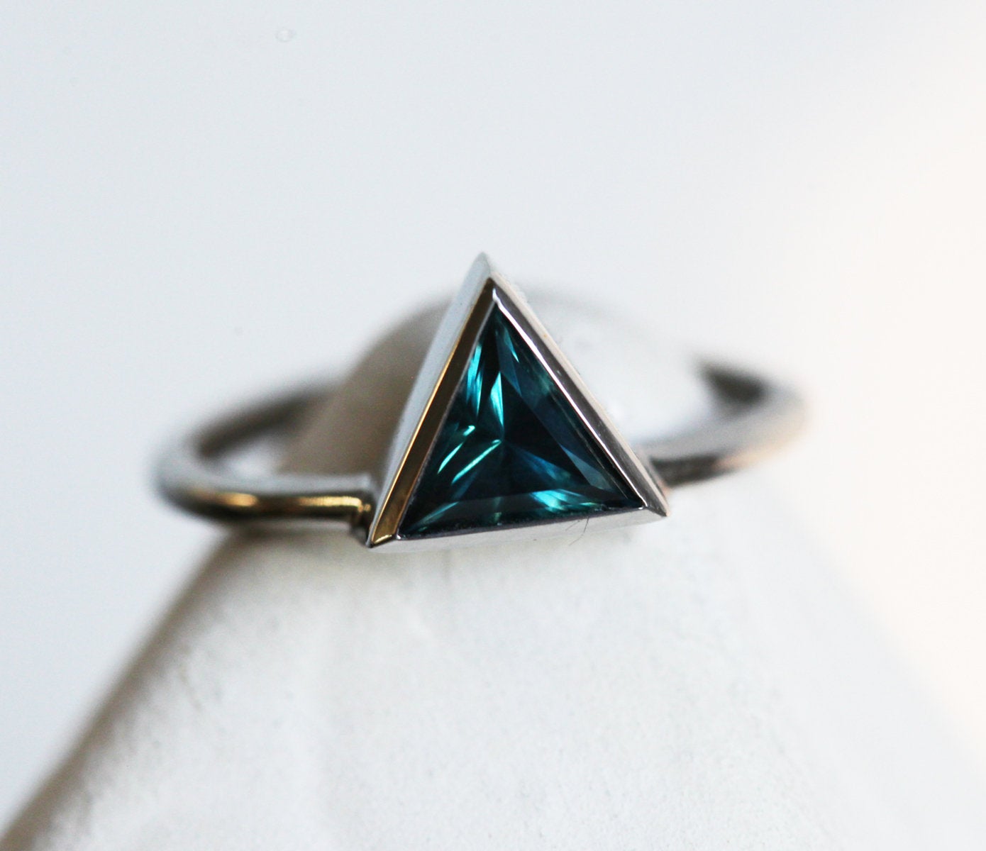 Frozen Teal Sapphire Ring-Capucinne
