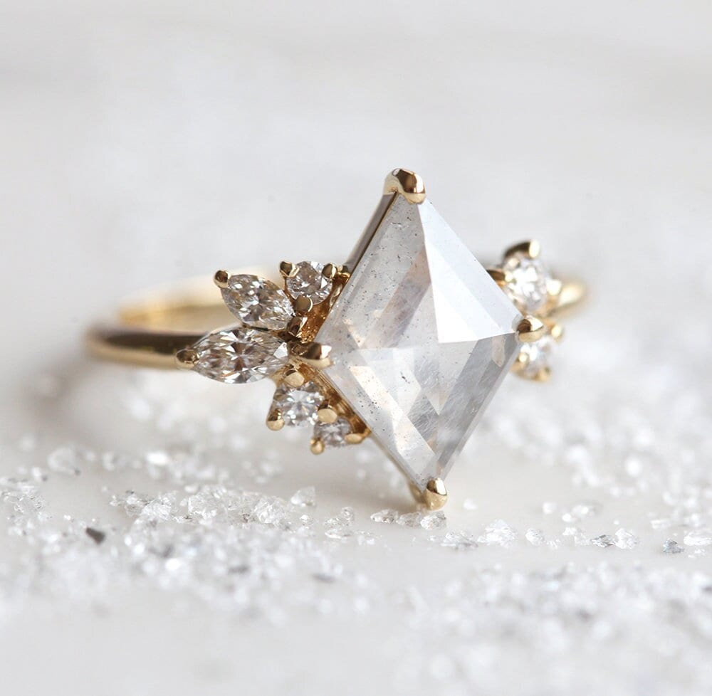 Rhombus shaped diamond ring shop