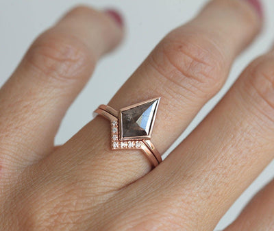 Kite Salt & Pepper Diamond Ring Set with White Diamond and Salt & Pepper Diamond Side Stones