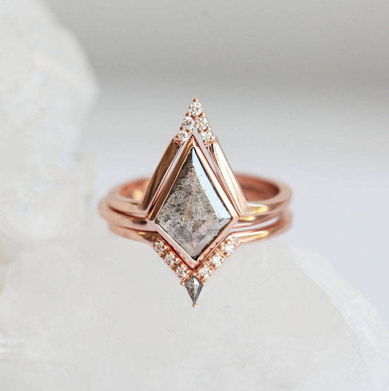 Geometric Salt And Pepper Diamond Engagement Ring Set, Three Diamond Ring Set With Salt Pepper Kite Diamond Ring Solitaire-Capucinne