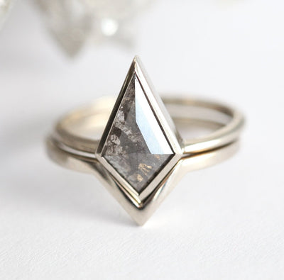 Kite Salt & Pepper Diamond Ring with a Matching V-Band
