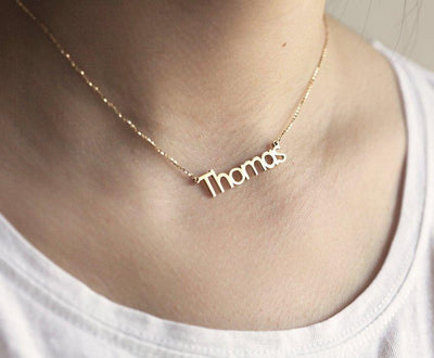 Gold necklace with personalized name