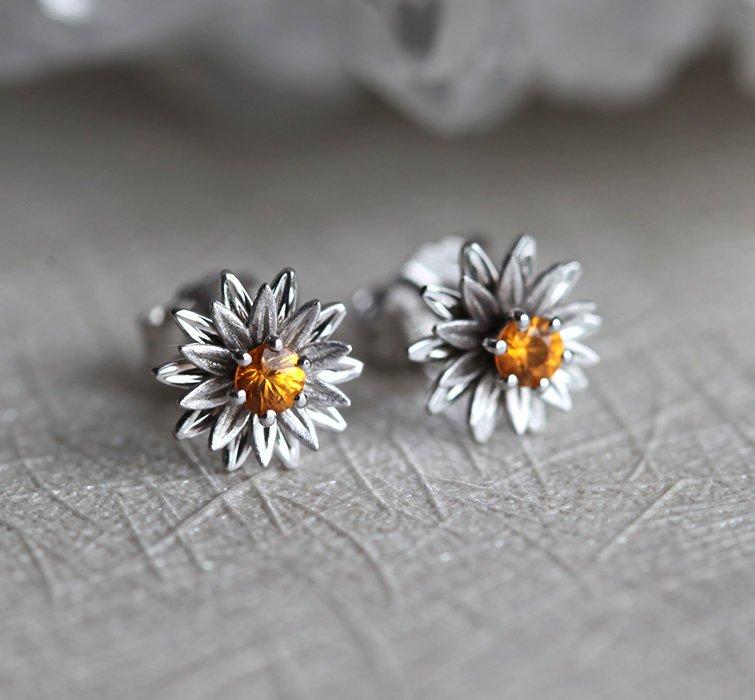 Round orange sapphire stud gold floral earrings