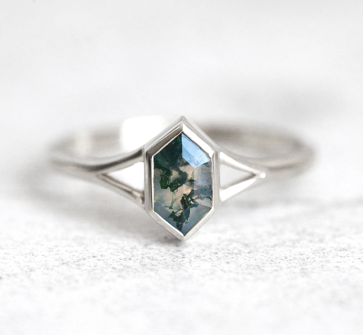 Hexagon Solitaire Moss Agate, Platinum Ring With Chevron Band