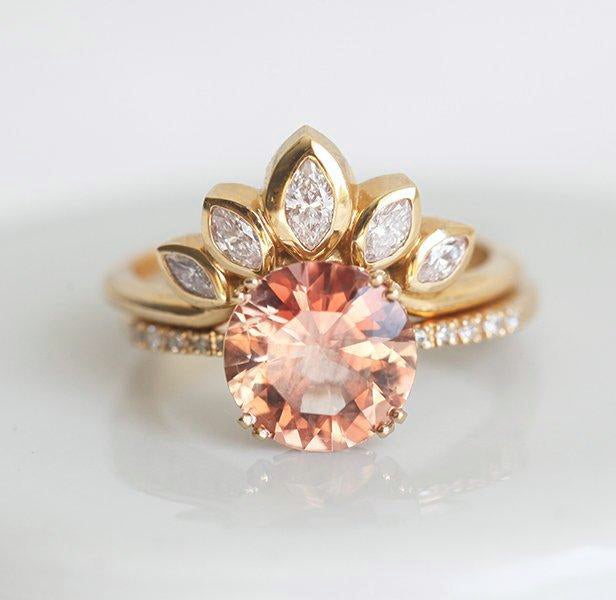 HAILEY OREGON SUNSTONE RING WITH PAVE DIAMOND BAND-Capucinne