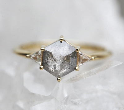 Hexagon Salt Pepper Ring With Side Triangle White Diamonds
