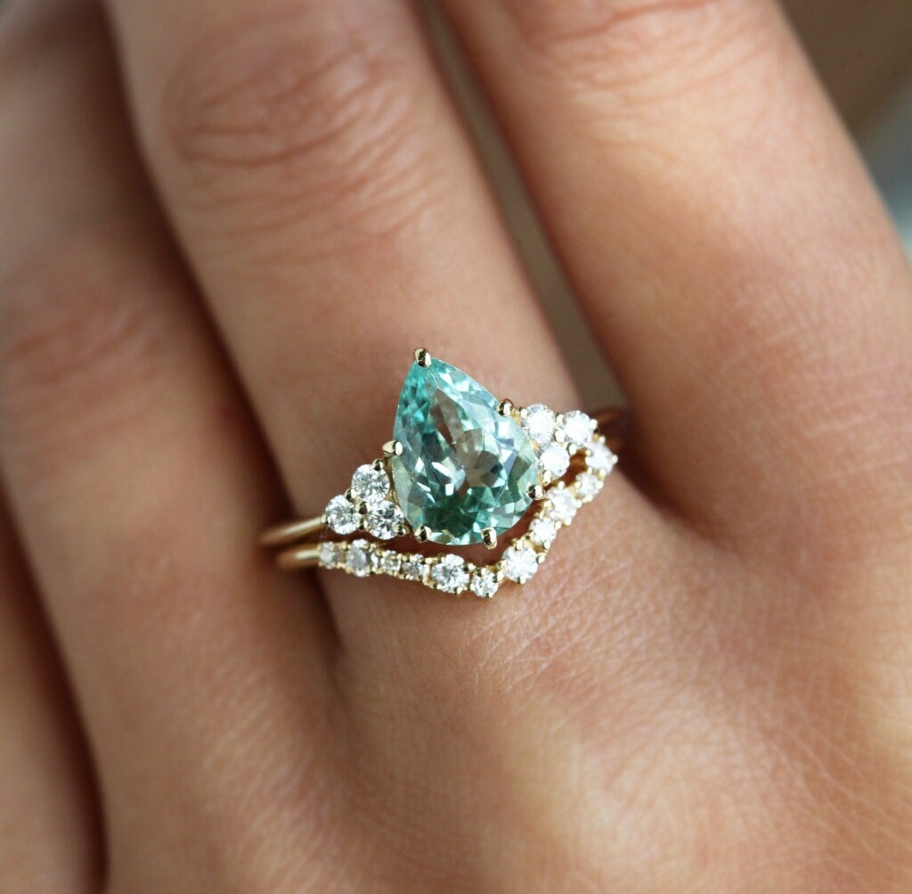 Jeanie Pear Mint Tourmaline Ring Capucinne