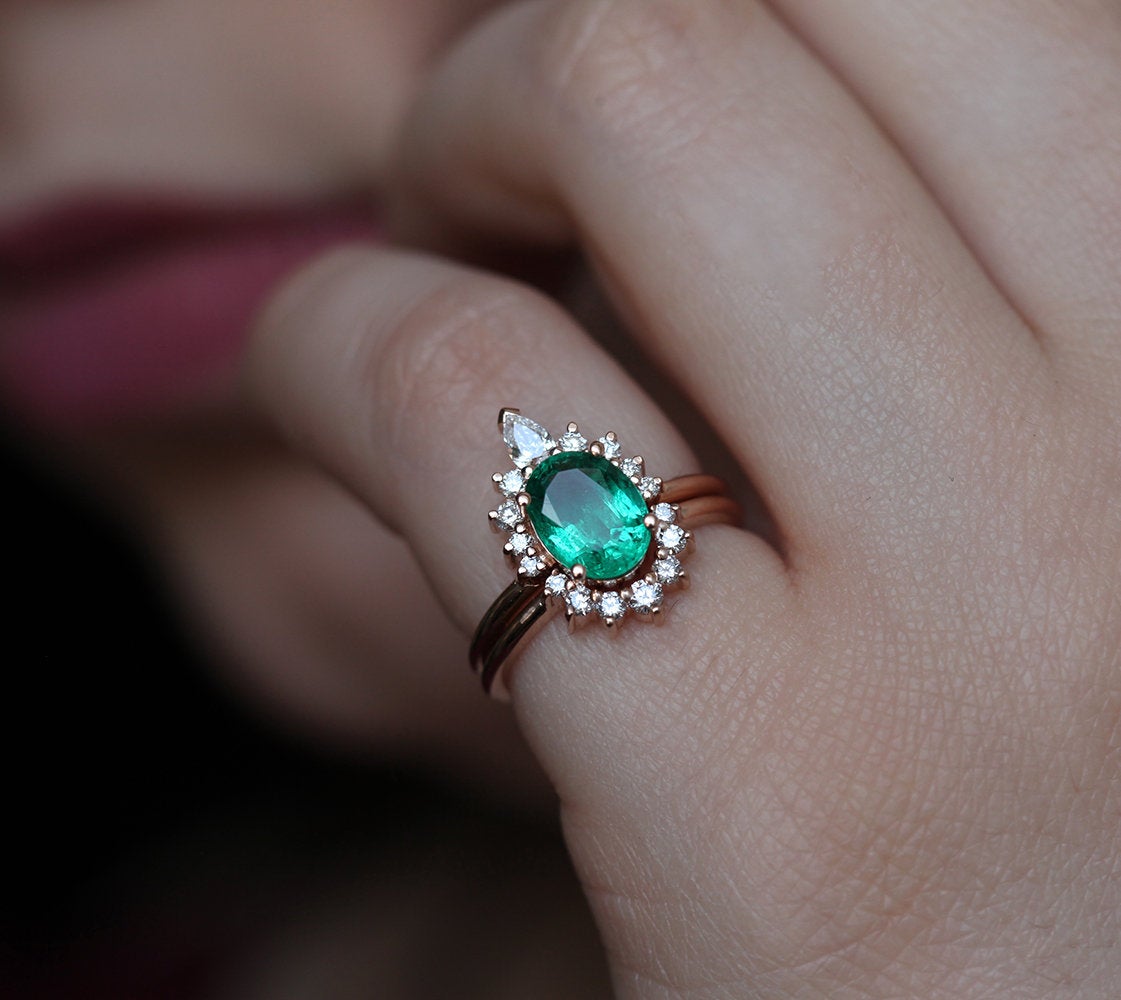 Ovalni smaragdni prstan Janice