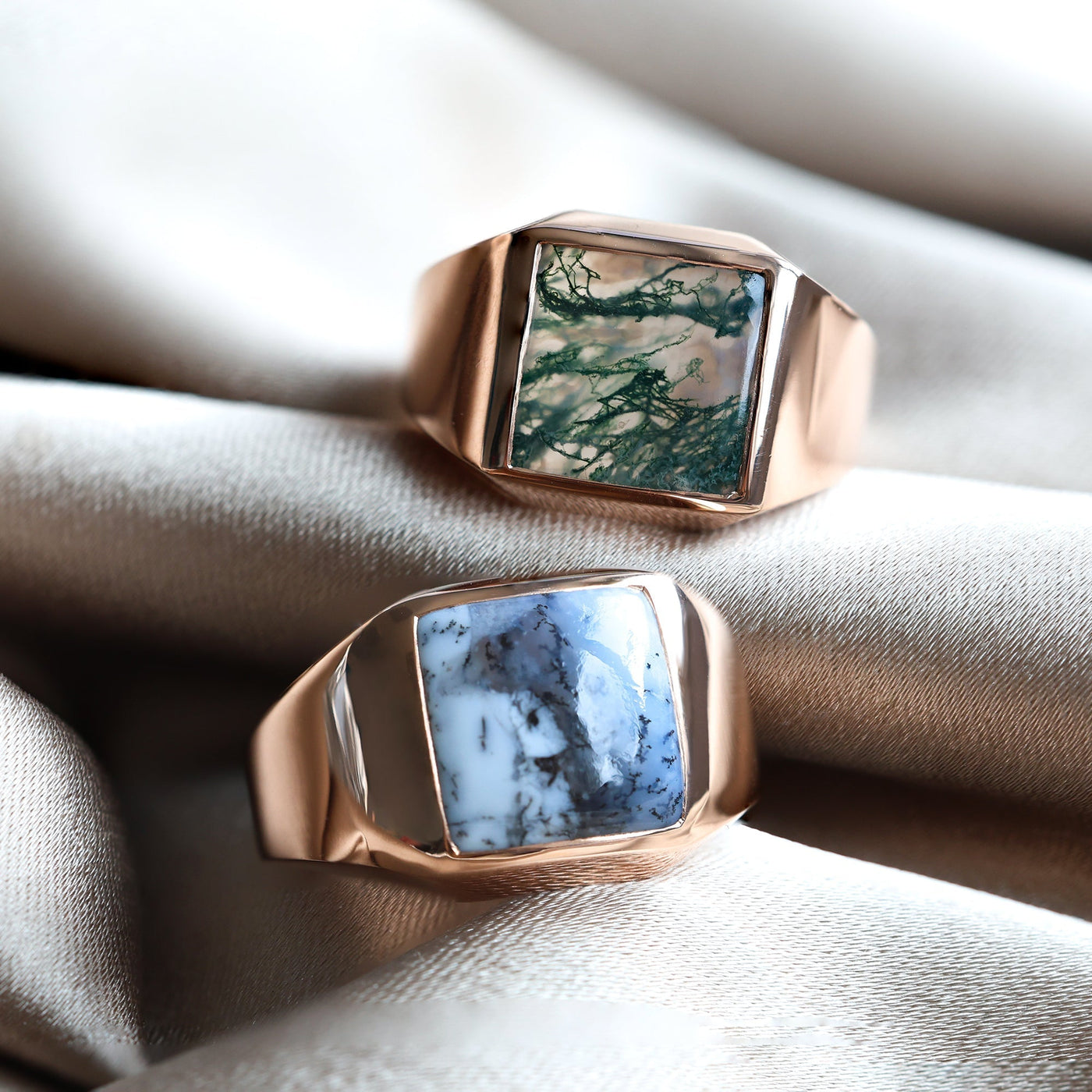 Men's Moss Agate Signet Ring in gold and platinum, showcasing a 14mm moss agate gemstone.