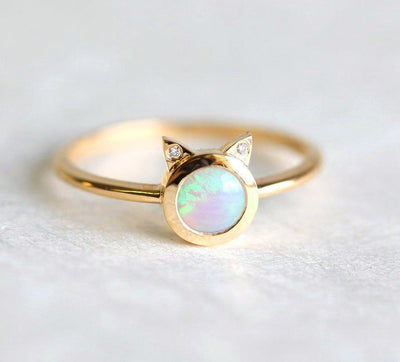 White Round Opal Cat Yellow Gold Ring