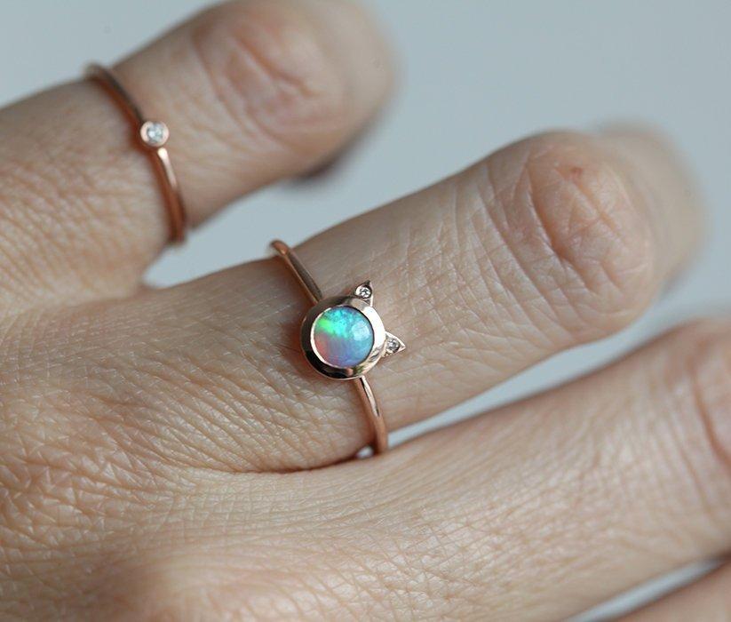 White Round Opal Cat Rose Gold Ring