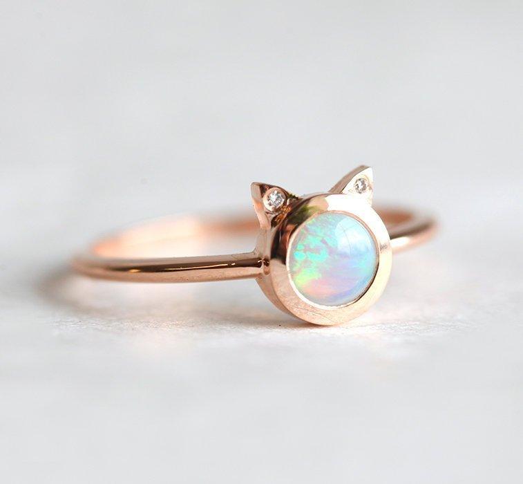 White Round Opal Cat Rose Gold Ring