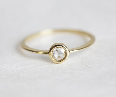 Simple Round White Diamond Bezel Gold Ring