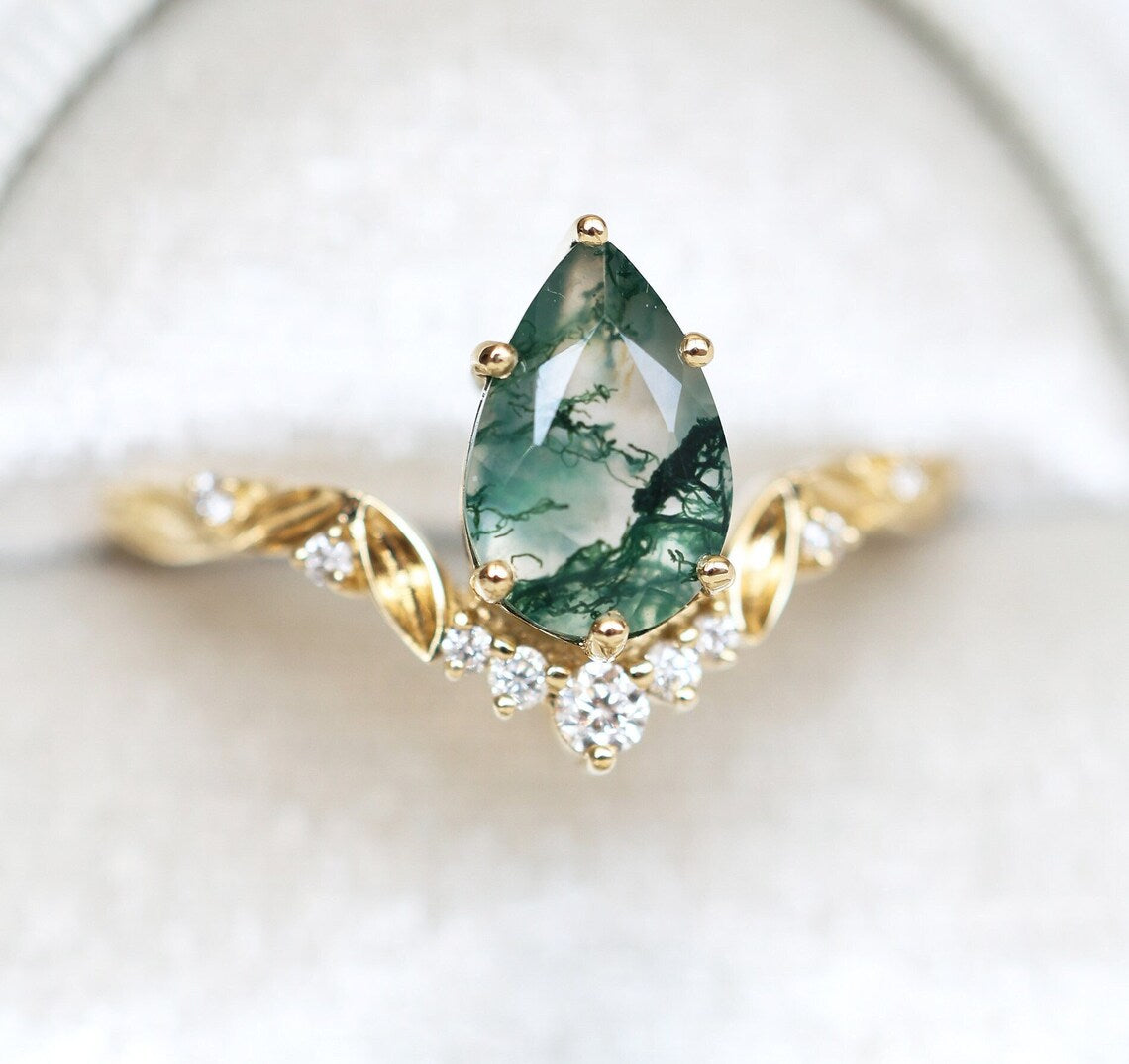 Leaf pear moss agate engagement ring with diamonds - Capucinne