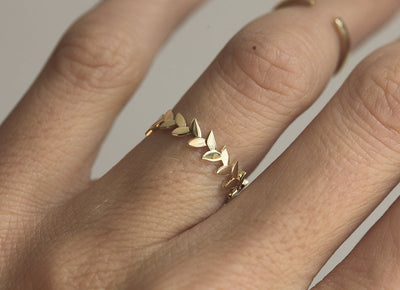 LEAH WEDDING RING, LEAF BAND-Capucinne