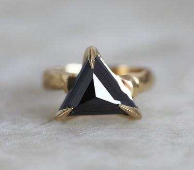 LILITH BLACK DIAMOND RING, TRILLION DIAMOND RING-Capucinne