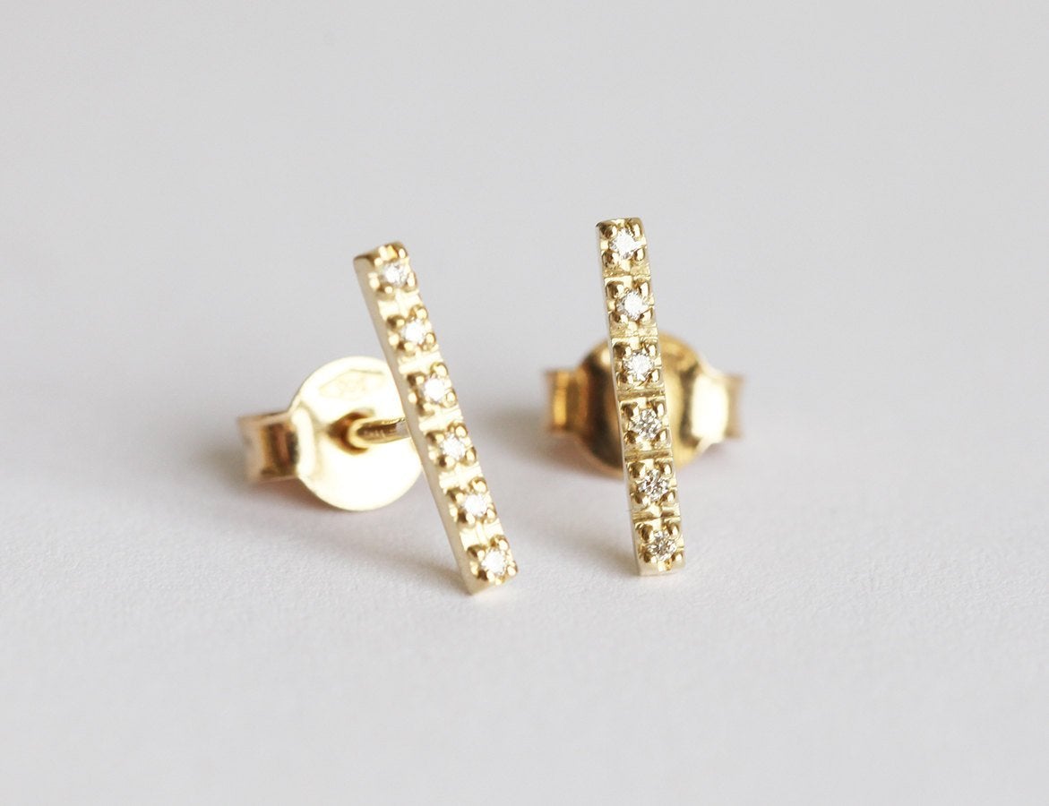 Gold bar with round diamonds stud earrings