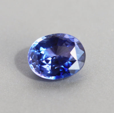 Loose oval-shaped blue violet sapphire