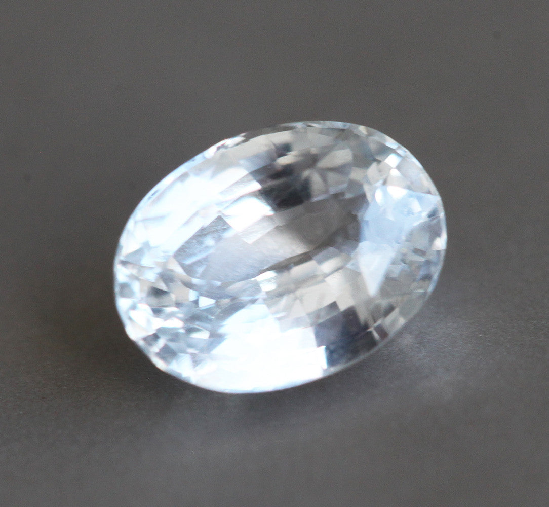 Loose oval-shaped white sapphire