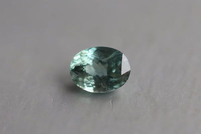 Loose oval-shaped mint green sapphire