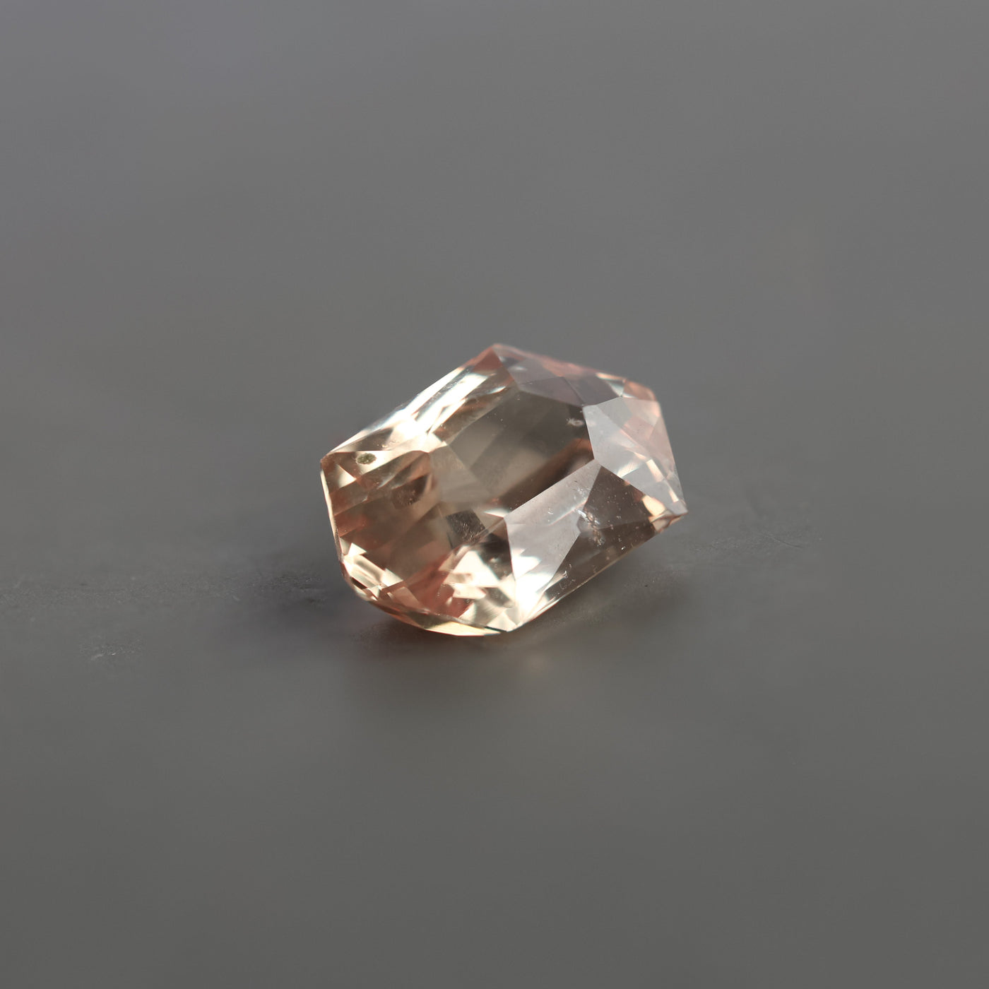 Loose hexagon-cut peach sapphire