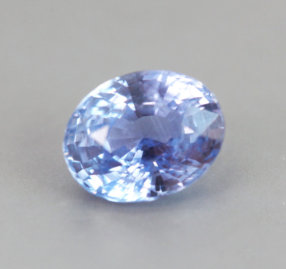 Loose oval-shaped blue sapphire settings