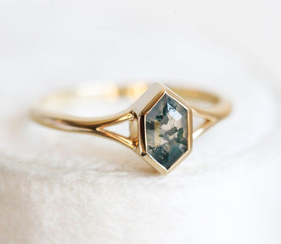 Hexagon Solitaire Moss Agate, Yellow Gold Ring With Chevron Band