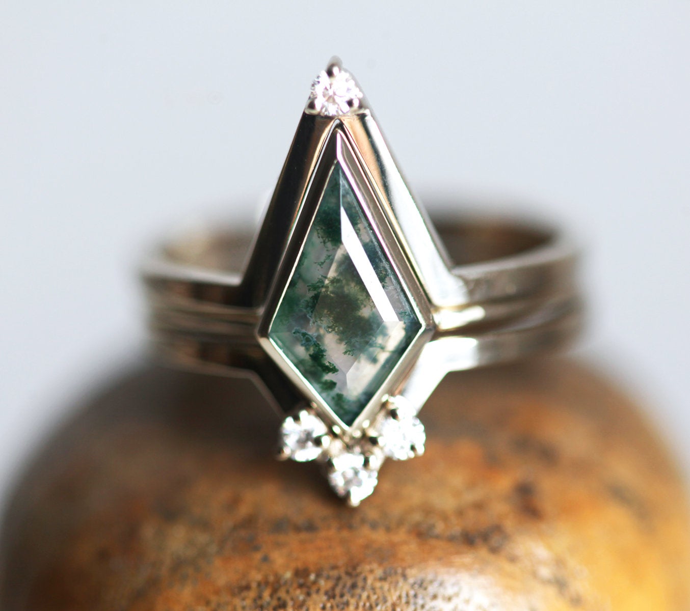 Kite Moss Agate Ring Set with Side Round White Diamonds