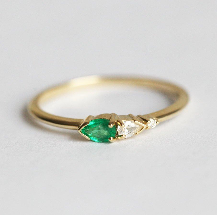 Pear Emerald Diamond Ring