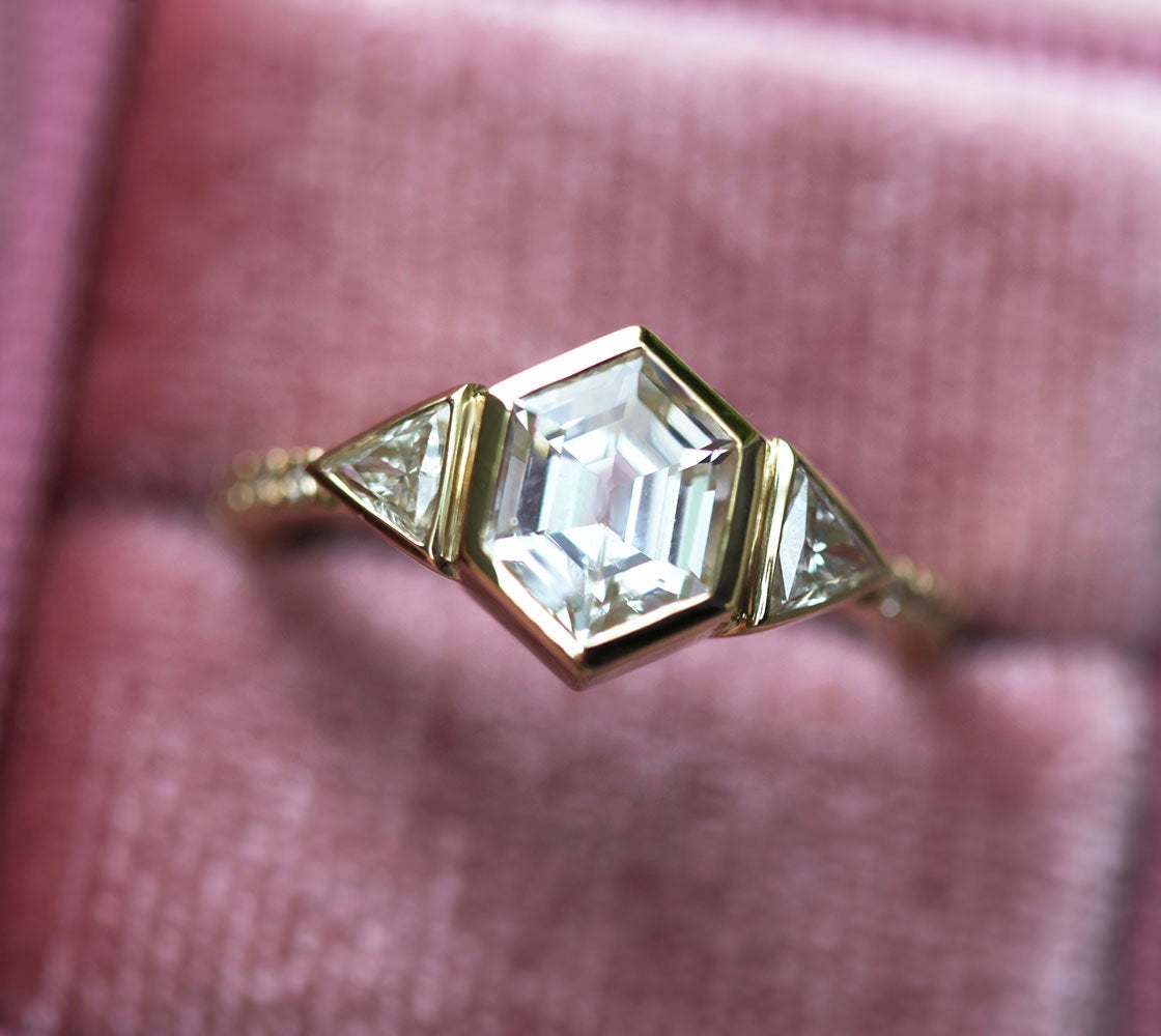 MEGAN HEXAGON RING-Capucinne