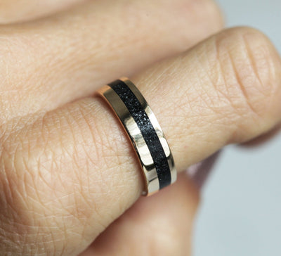 Jean Crushed Black Spinel Wedding Band-Capucinne