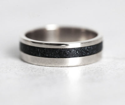 Jean Crushed Black Spinel Wedding Band-Capucinne