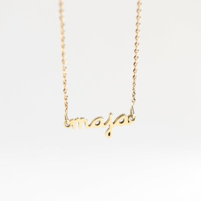 Gold necklace with personalized name