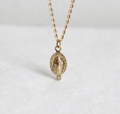 Virgin Mary necklace with round white diamond