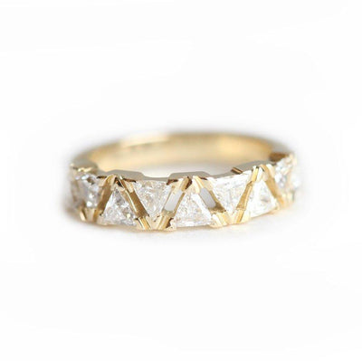 MODERN ART DECO TRIANGLE DIAMOND BAND-Capucinne