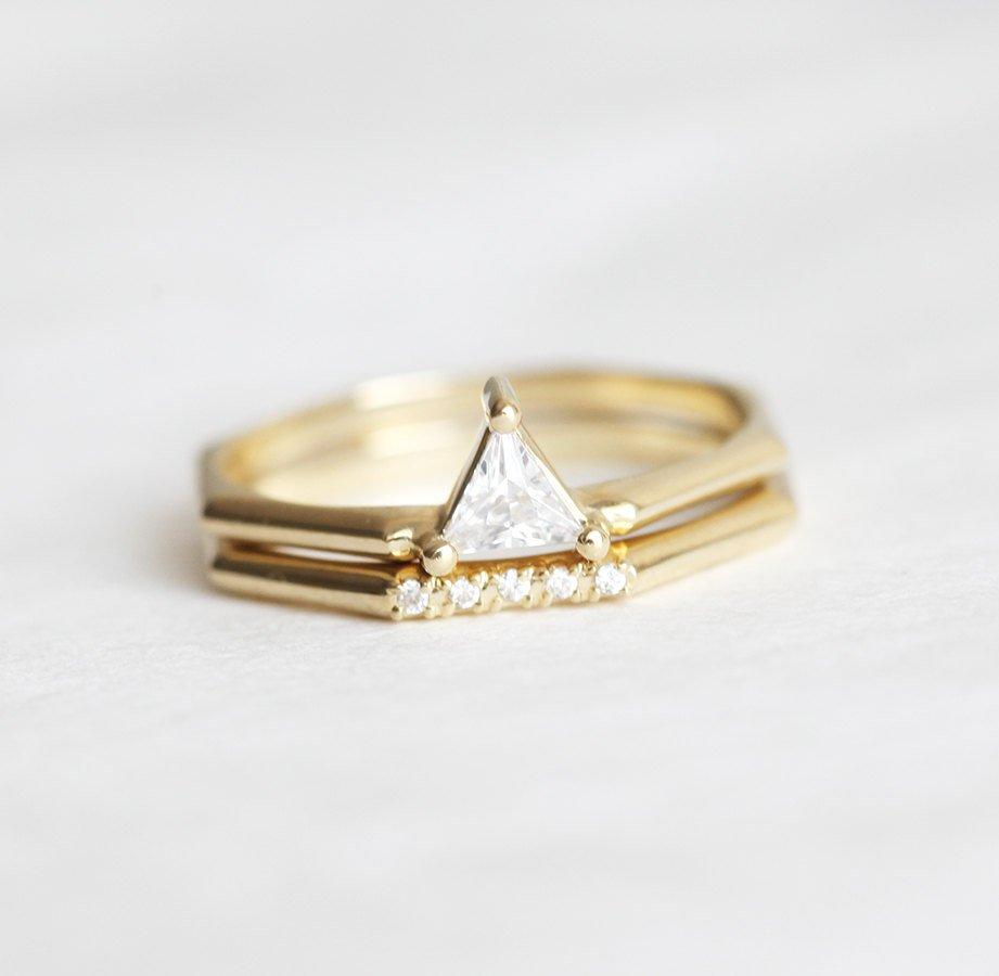 MODERN TRIANGLE DIAMOND RING SET-Capucinne