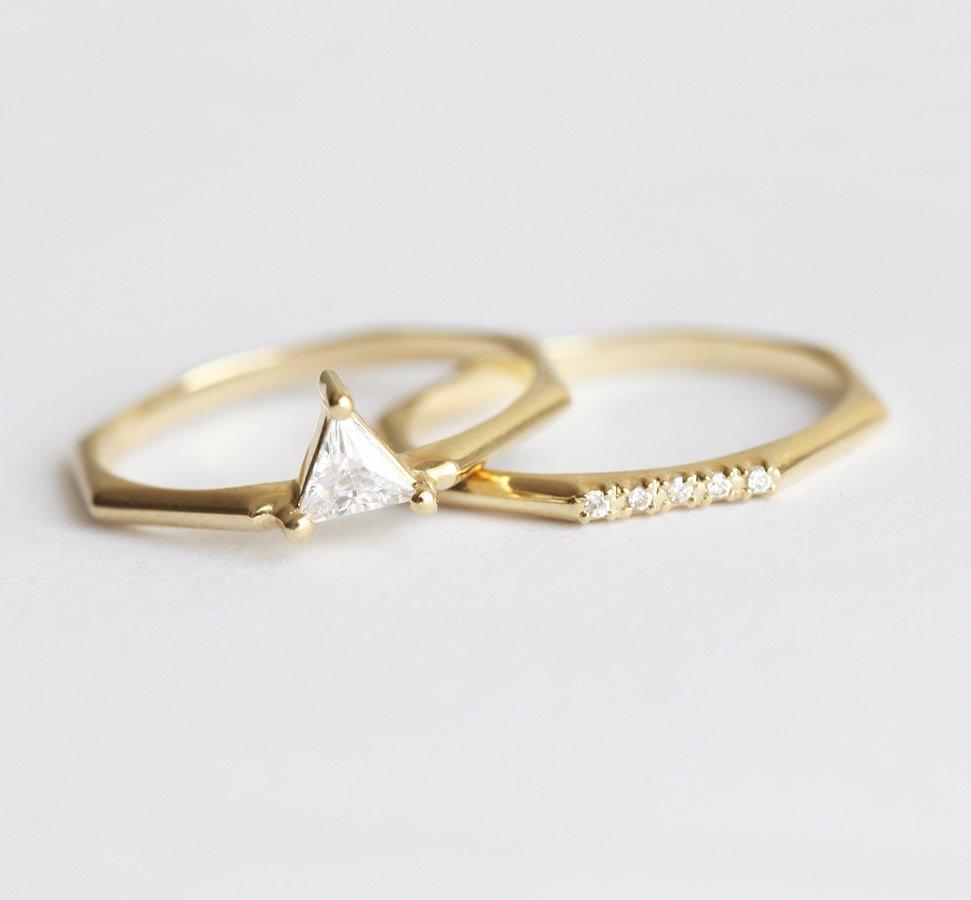 MODERN TRIANGLE DIAMOND RING SET-Capucinne